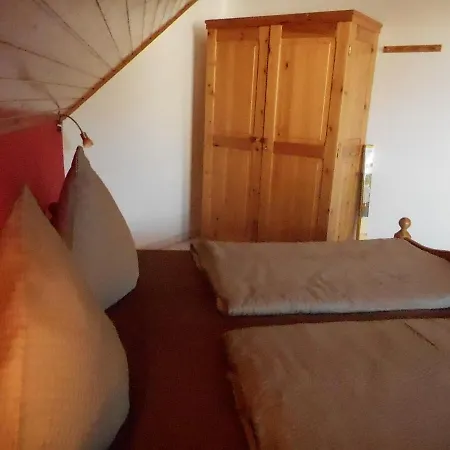 Gaestehaus Kathi Homestay Gyenesdias