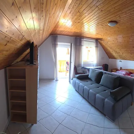 Gaestehaus Kathi Денешдиаш